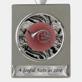 Frohe Anmerkungs-französisches Horn, das Banner-Ornament Silber