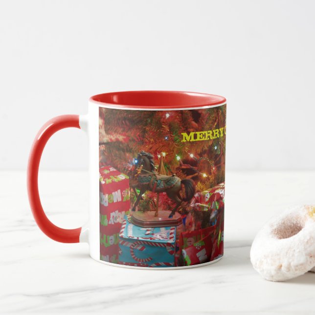 Frohe Go-Round Horse Weihnachtskaffee-Cup Tasse (Mit Donut)