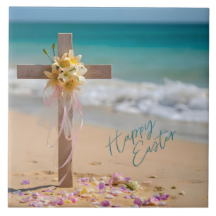 Frohe Ostern Holzkreuz und Lilien am Strand Fliese