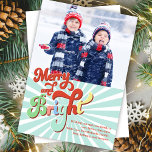 Frohe und helle Multi-Foto Weihnachten<br><div class="desc">Feiern Sie die Saison mit unserer Weihnachtskollagenkarte "Merry and Bright" mit Vintagem Retrotypografie und farbenfroher Kalligraphie-Schrift. Dieses Design bringt eine Touch von Launen und Einfachheit zu Ihrem Urlaub Grüße. Unser Multi-Bild-Layout eignet sich hervorragend, um die Freude Ihrer Familie zu beweisen und bietet eine kreative und einzigartige Möglichkeit, Erinnerungen zu teilen....</div>