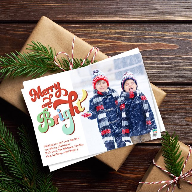 Frohe und helle Weihnachten Zwei Foto (Merry and Bright holiday photo card. With colorful retro typography. )
