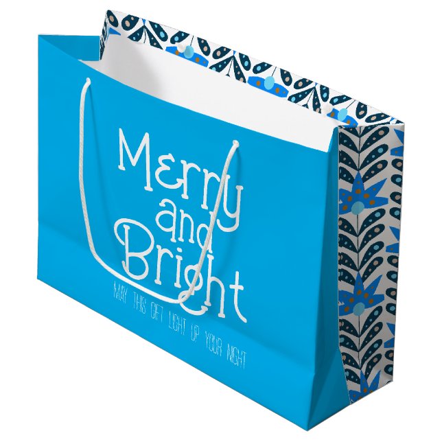 Frohe und helle Weihnachtsgeschenke Große Geschenktüte (Vorderseite Schrägansicht)