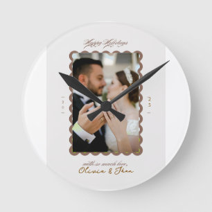Frohe und verheiratete erste Weihnachten Runde Wanduhr