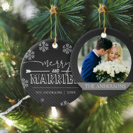 Frohe und Verheiratete Typografie Erstes Weihnacht Keramik Ornament