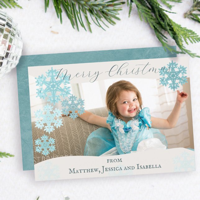 Frohe Weihnachten Aquamarine Schneeflocken Ein Fot (Merry Christmas Teal Snowflakes Photo Holiday Card - just add your photo and name)