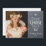Frohe Weihnachten Christliche Chalkboard individue<br><div class="desc">Wir sagen ständig "Frohe Weihnachten", vergessen aber oft den Ursprung der Worte. Diese Karte zeigt originelle Handschriften, die in ihrem einzigartigen Design die Geschichte von Weihnachten erzählt, einfach und elegant in der modischen Chalkboard-Look direkt auf einem Chalkboard-Hintergrund. Auf der Rückseite der Karte befindet sich neben der Krippe auch die Krippe....</div>