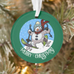 Frohe Weihnachten! Editable Text Skiing Snowman Ornament<br><div class="desc">Eine festliche Dekoration für Ihren Weihnachtsbaum,  mit einem Cartoon eines fröhlichen Schneemanns mit Karottennase und Kohleaugen,  der durch den Schnee auf den Skiern,  in Wollhut und Tartan Schal. Ein optimistisches Bild für Weihnachten oder den ganzen Winter. Ändern Sie den Standardtext "Frohe Weihnachten!" in Ihre bevorzugte Nachricht oder Beschriftung.</div>