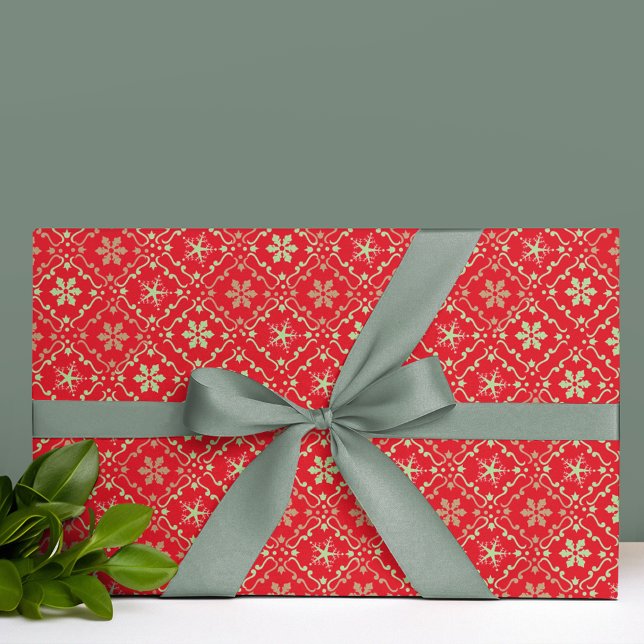 Frohe Weihnachten Einfache Minimalistische Script  Geschenkpapier (Christmas wrapping paper sheets with red and green snowflake pattern)