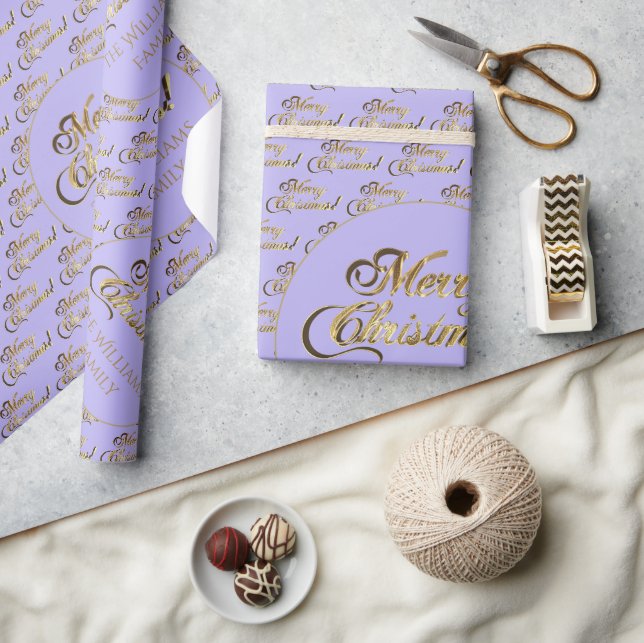 Frohe Weihnachten Elegant Gold Script Lilac Lila Geschenkpapier (Kunsthandwerk)