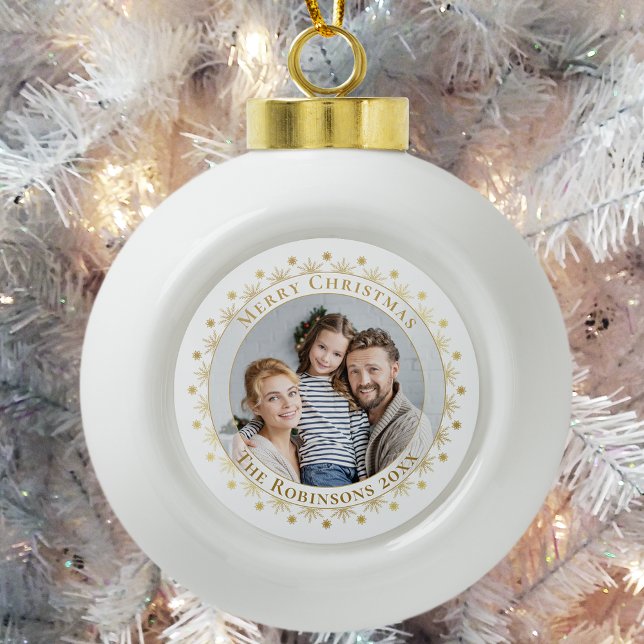 Frohe Weihnachten Elegantes Gold Snowflake Foto Keramik Kugel-Ornament (Von Creator hochgeladen)