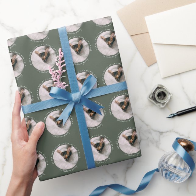 Frohe Weihnachten mit One Circle Foto Ebony Geschenkpapier (Schenken)
