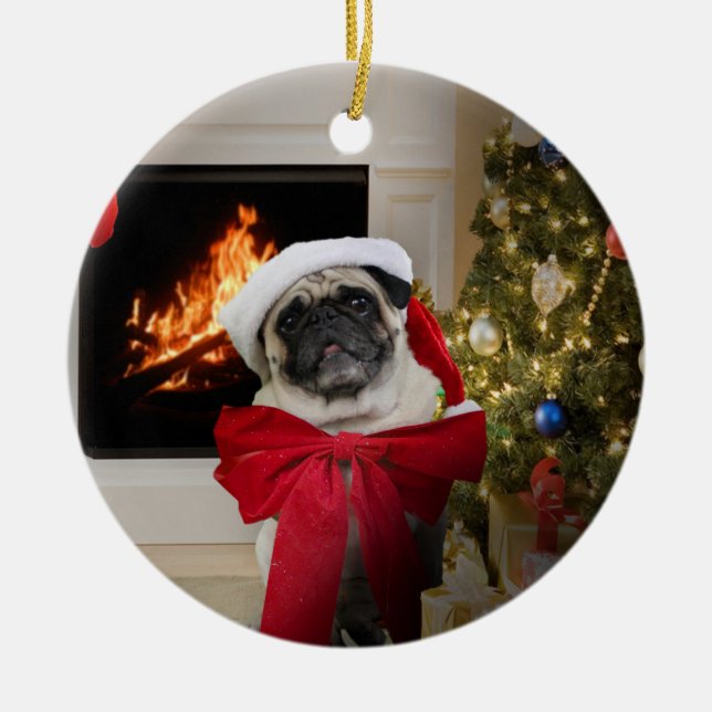 Frohe Weihnachten Mops Misha mit Bow Keramik Ornament (Vorne)