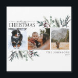 Frohe Weihnachten Schwarzer Winter Foto Magnet<br><div class="desc">Die Weihnachtskarte "Black Winter Botanical Foto Magnet Holiday Card! Diese schöne Karte zeigt drei Ihrer Lieblings-Fotos in Schwarz-Weiß, mit "Frohe Weihnachten" in einem modernen handgeschriebenen und Serifenduo. Die Karte ist mit dunkelschwarzen, roten und desaturierten grünen Winterbotanicals dekoriert, was es zu einem idealen Weg macht, Ihren Freunden und Ihrer Familie einen...</div>