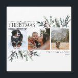 Frohe Weihnachten Schwarzer Winter Foto Magnet<br><div class="desc">Die Weihnachtskarte "Black Winter Botanical Foto Magnet Holiday Card! Diese schöne Karte zeigt drei Ihrer Lieblings-Fotos in Schwarz-Weiß, mit "Frohe Weihnachten" in einem modernen handgeschriebenen und Serifenduo. Die Karte ist mit dunkelschwarzen, roten und desaturierten grünen Winterbotanicals dekoriert, was es zu einem idealen Weg macht, Ihren Freunden und Ihrer Familie einen...</div>