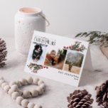 Frohe Weihnachten warme Roten Winter Botanisches F<br><div class="desc">Suchen Sie eine einzigartige Urlaubskarte, die sich wirklich auszeichnet? Karo unsere frohe Weihnachten warme Winter Red Winter Botanical Foto Holiday Card! Diese wunderschöne Karte zeigt drei Ihrer Lieblings-Fotos, umgeben von festlichen roten und grünen Wintermotiven. Die moderne Kalligraphie rundet das Aussehen ab und macht diese eine Urlaubskarte, die Sie bestimmt beeindrucken...</div>