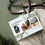 Frohe Weihnachten Winter Dusty Calligraphy Botanic<br><div class="desc">Die Weihnachts-Weihnachts-Dusty Calligrafy Foto Holiday Postcard! Diese hübsche Karte zeigt drei Ihrer Lieblings-Fotos, perfekt arrangiert mit einer trendigen, lockeren Anordnung von Wintertannenkees und botanischer Vegetation. Die handgeschriebene Kalligrafie verleiht dem Gast eine Touch von Charme und Eleganz, die ihn zu einer idealen Urlaubskarte macht. Sammlung hier anzeigen: https://www.zazzle.com/collections/eucalyptus_dusty_winter_cards_gifts-119345800101584508 Kontakt-Designer für passende...</div>