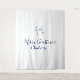 Frohe Weihnachts-blaue Schneeflocken fügen Namen F Wandteppich