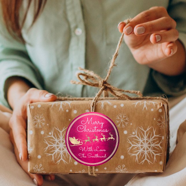 Frohe Weihnachts-Hütte Santa Reindeer Berry Runder Aufkleber (Merry Christmas Cottage Santa Reindeer Berry Classic Round Sticker)