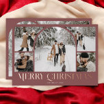 Frohe Weihnachts Retro Arch Foto Collage Folien Feiertagskarte<br><div class="desc">Teilen Sie die Freude der Saison mit unserer atemberaubenden Weihnachtskarte. Diese wunderschön gestaltete Karte verfügt über eine 5-Foto-Collage mit einem auffälligen BogenvorlagenFoto in der Mitte, das Ihre hochgeschätzten Erinnerungen zeigt. Unten ist der Gruß "Frohe Weihnachten" elegant in einem extravaganten Vintagen Schriftart gestaltet, der eine Touch nostalgischen Charmes hinzufügt. Auf der...</div>