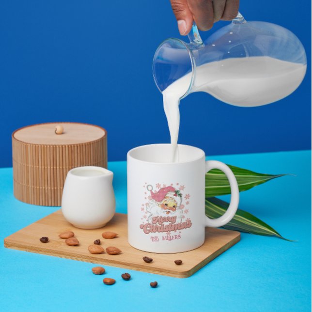 Frohe Weihnachts Retro Typografie Santa Pink Hat Kaffeetasse (Von Creator hochgeladen)