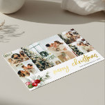 Frohe Weihnachts Script Berry Blätter Foto Collage Folien Feiertagskarte<br><div class="desc">Genießen Sie den festlichen Geist mit unserer luxuriösen personalisierten Weihnachtskarte, die die Wärme und Freude der Saison einfangen soll. Die Karte nimmt die zentrale Bühne mit einer reizvollen Anordnung von fünf quadratischen Fotos, jedes erzählt eine einzigartige Geschichte der gepflegten Momente Ihrer Familie. Während die Augen unter sich gleiten, schmückt ein...</div>