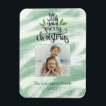 Frohe Weihnachts-Script-Foto Holiday Gruß Magnet<br><div class="desc">Senden Sie in diesem Jahr besondere Grüße mit diesem festlichen und niedlichen Weihnachtsmagnet. Jeder würde Liebe,  einen Urlaub Gruß wie diesen erhalten. Was für ein süßer Sake.</div>