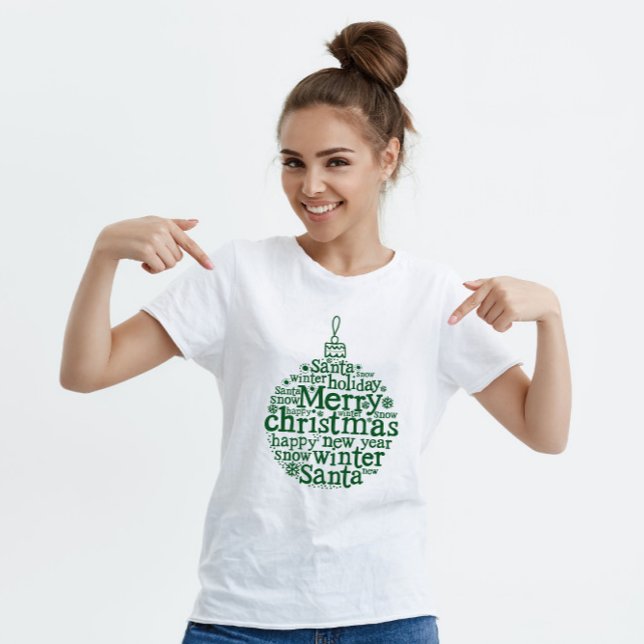 Frohe Weihnachtsbaum Ball Typografie Design Grün T-Shirt (Von Creator hochgeladen)