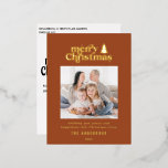 Frohe Weihnachtsgrafik Foto Foil Folien Feiertagspostkarte<br><div class="desc">Einfachste Weihnachts Grafik Typografie Foto Urlaubskarte. Mit modernem handgezeichneten Text und Bäumen.</div>