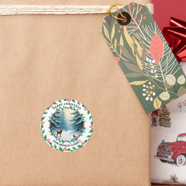 Frohe Weihnachtshirsche und Rotwein-Vogelfamilie Runder Aufkleber (Merry Christmas deer and robin bird family name Classic Round Sticker.)