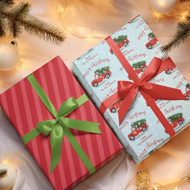 Frohe Weihnachtskalligraphie Niedlich Rustikaler R Geschenkpapier Set (Merry Christmas red truck calligraphy script wrapping paper sheets. )