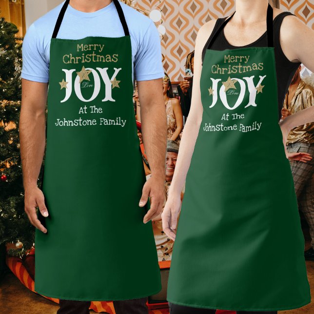 Frohe Weihnachtsschrift Name Cool Rustic Green Schürze (Bring some extra Joy to your holiday party with these cheerful Christmas green aprons.)