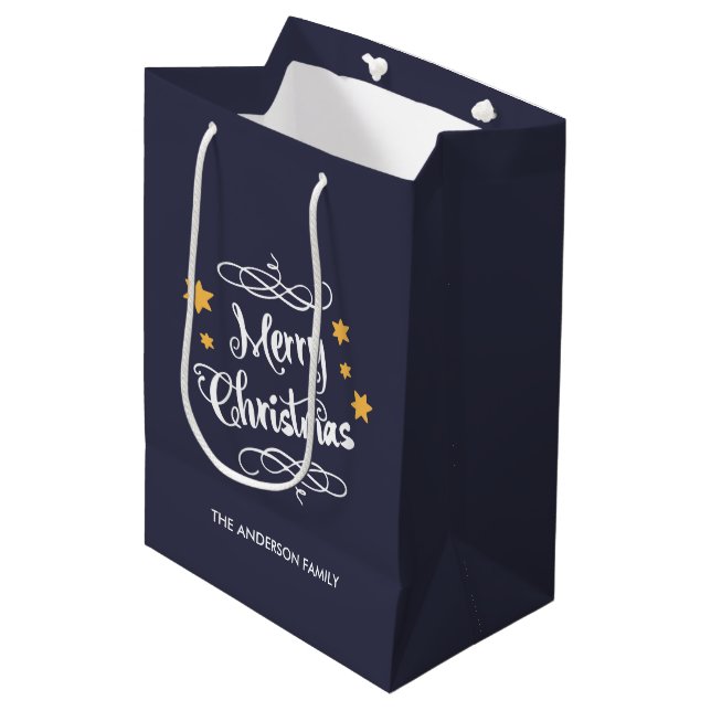 Frohe Weihnachtstypografie Midnight Blue White Mittlere Geschenktüte (Vorderseite Schrägansicht)