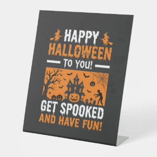 Frohes Halloween Gruseliger Spukhaus-Zitat Sockelschild