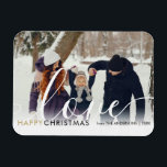 Frohes Weihnachten Modernes Foto Chic Script Liebe Magnet<br><div class="desc">Ein eleganter Foto-Urlaubsmagnet mit Ihrem Lieblings-Foto und Ihrem Familiennamen und Date-Set in klassisch-moderner Typografie über eine schicke Schriftzeichen der Liebe. Entwickelt von Thisisnotme©</div>