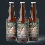 Fröhlich für immer nach dem Foto Gastgeschenk Hoch Bierflaschenetikett<br><div class="desc">Fügen Sie Ihrer Hochzeitsfeier eine personalisierte Touch mit einzigartigen, individuellen Foto-Bierflaschen-Etiketten hinzu. Das Bild und alle Formulierungen auf dieser Vorlage sind einfach anzupassen, einschließlich des Textes, der lautet "Cheers to Happily Ever After." (IMAGE PLACEMENT TIP: Eine einfache Möglichkeit, ein Foto genau so zu zentrieren, wie Sie gewollt haben, ist es,...</div>