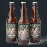 Fröhlich für immer nach dem Foto Gastgeschenk Hoch Bierflaschenetikett<br><div class="desc">Fügen Sie Ihrer Hochzeitsfeier eine personalisierte Touch mit einzigartigen, individuellen Foto-Bierflaschen-Etiketten hinzu. Das Bild und alle Formulierungen auf dieser Vorlage sind einfach anzupassen, einschließlich des Textes, der lautet "Cheers to Happily Ever After." (IMAGE PLACEMENT TIP: Eine einfache Möglichkeit, ein Foto genau so zu zentrieren, wie Sie gewollt haben, ist es,...</div>