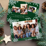 Fröhlich und fröhlich zusammen 4 Foto rustikale We Feiertagskarte<br><div class="desc">Moderne rustikale Winter 4 individuelle Fotos Vergnügen und Freude zusammen Drehkarte Urlaubskarte mit Schneeflocken Rahmen.                        Einfach mit Ihren Bildern,  Textskripten,  Familiennamen und Text auf beiden Seiten personalisieren!</div>