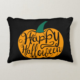 Fröhliche Halloween-Schrift auf geschnitztem Kürbi Dekokissen