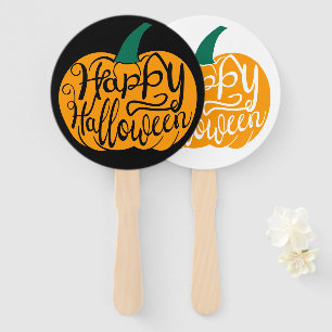 Fröhliche Halloween-Schrift auf geschnitztem Kürbi Fächer
