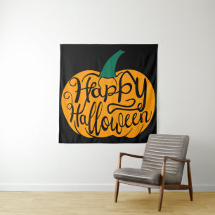 Fröhliche Halloween-Schrift auf geschnitztem Kürbi Wandteppich