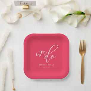 Fröhliche korallenrosa Hochzeitseinladung Pappteller