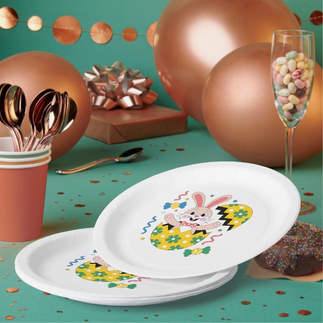 Fröhliche Osterparty-Hase springt aus dem Ei herau Pappteller (Multi)