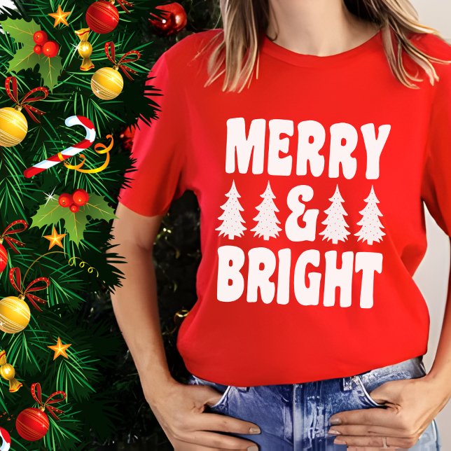 Fröhliche und helle Pine Trees Red Women's Christm T-Shirt (Von Creator hochgeladen)