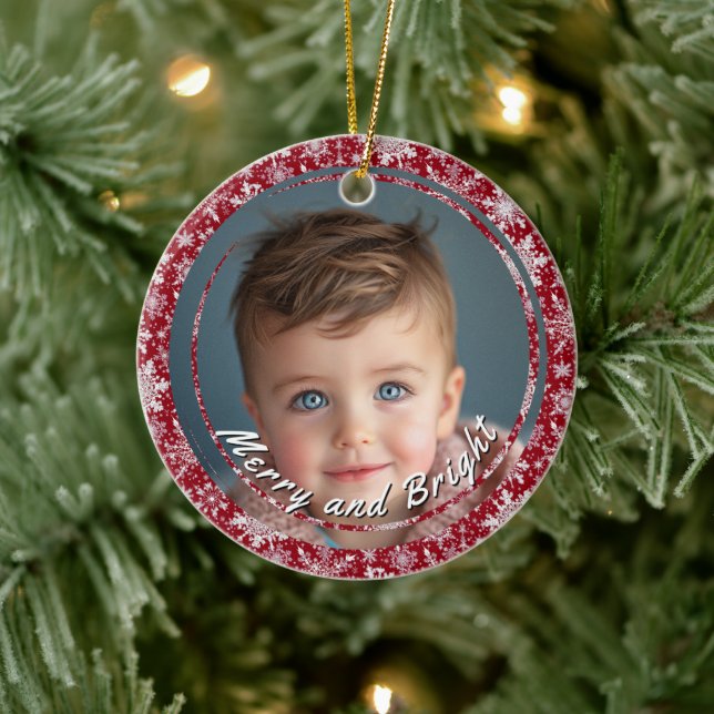 Fröhliche und helle Schneeflocken Rotes Foto für k Keramik Ornament (Baum)