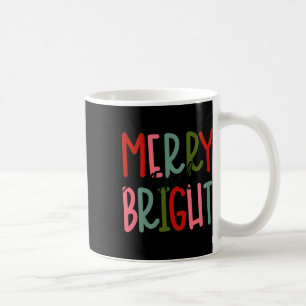 Fröhliche und helle Weihnachtsfrauen Mädchen Kinde Kaffeetasse