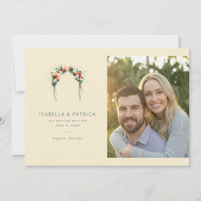 Fröhlicher Beiger Blumenbogen Save The Date (Vorderseite)