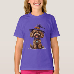 Fröhlicher Hund mit einem Hexenhut T-Shirt