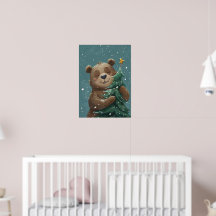 Fröhlicher Niedlicher Bär umarmt Weihnachtsbaum