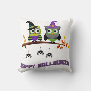 Fröhliches Halloween-Paar mit Spinnen Kissen