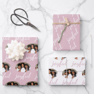Fröhliches Pastellrosa Schriftzug Weihnachts-Foto Geschenkpapier Set